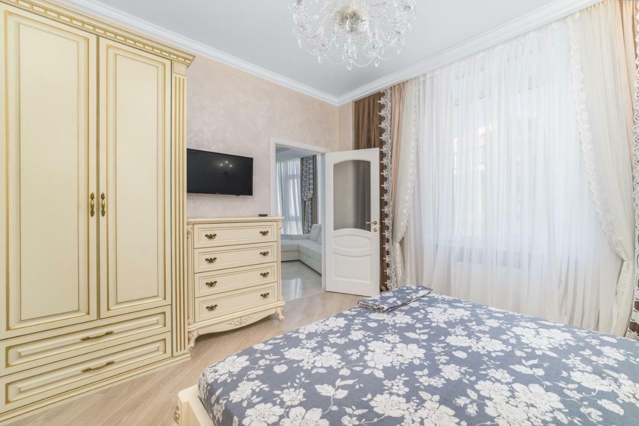 Vip Level Sea View Apartment Одеса Екстериор снимка